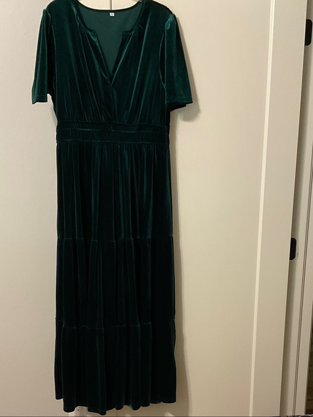 Women’s Emerald Green Velvet Maxi Dress